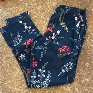 Time and Tru Navy Floral Cropped Pants